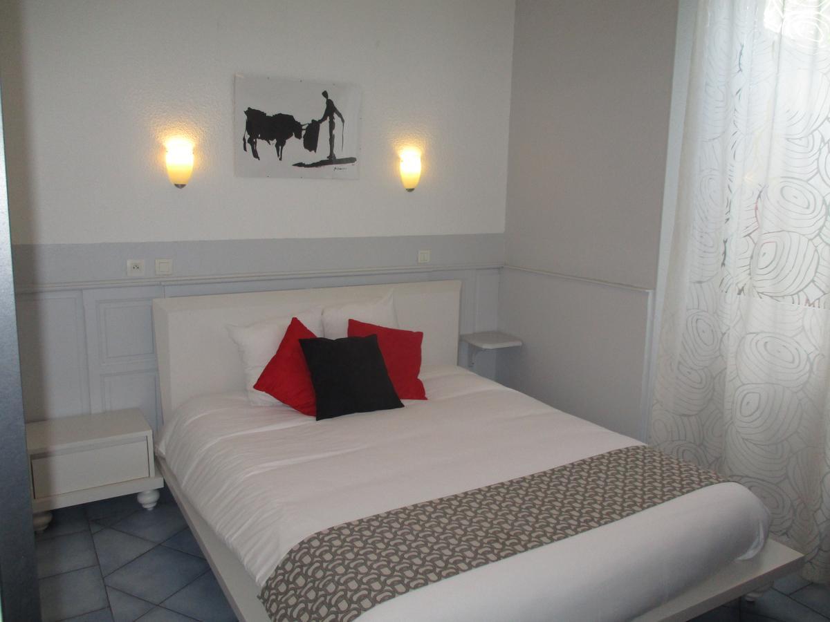 Hotel La Tour Des Fees Quissac  Luaran gambar